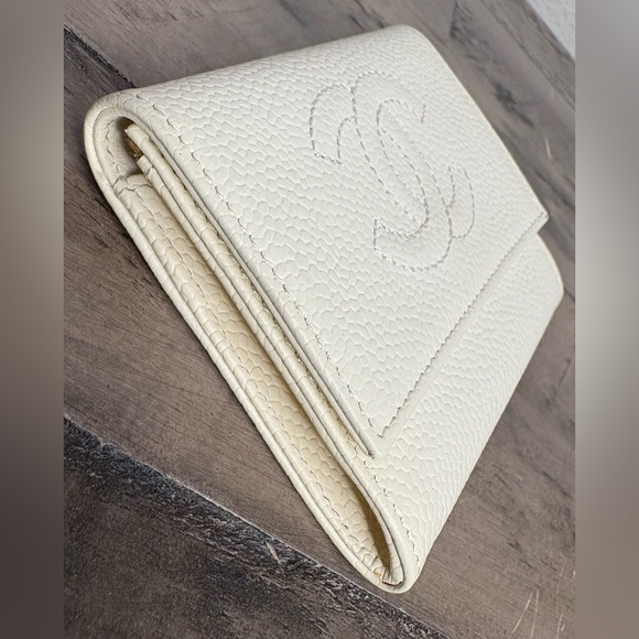 For @kelk2004 - CHANEL Caviar Timeless CC Cardholder, white - Picture 2 of 11